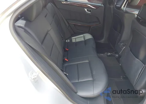 2013 Mercedes-Benz E 350 4Matic z USA, uszkodzony, nr VIN WDDHF8JB8DA746587